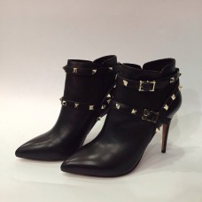 Женские осенние кожаные ботильоны Valentino Rockstud Black Женские осенние кожаные ботильоны Valentino Rockstud Black