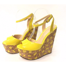 Кожаные босоножки Gucci желтые на танкетке Кожаные босоножки Gucci желтые на танкетке