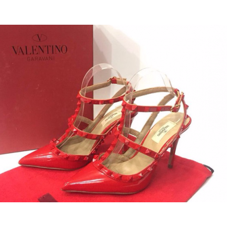 Женские летние лакированные туфли Valentino Garavani Rockstud