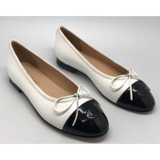 Женские кожаные  брендовые  балетки Chanel Cruise белые с черным Женские кожаные  брендовые  балетки Chanel Cruise белые с черным