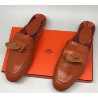 Женские кожаные лоферы Hermes коричневые