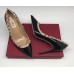 Женские летние кожаные лаковые туфли Valentino Garavani Rockstud черные с бежевой с отделкой