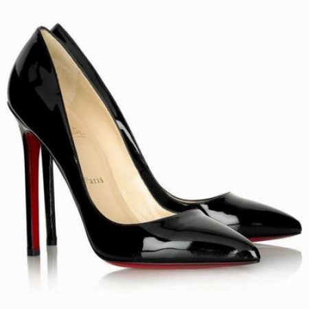 Женские лакированные черные туфли Christian Louboutin Pigalle Black
