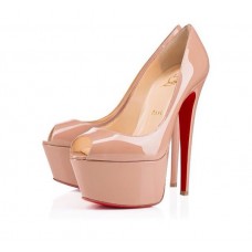 Женские лакированные кожаные туфли Christian Louboutin бежевые Женские лакированные кожаные туфли Christian Louboutin бежевые